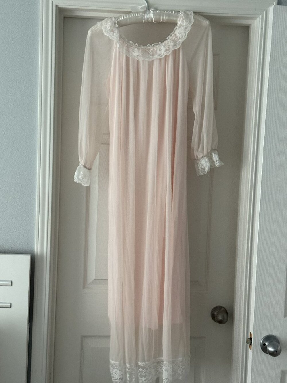 FLWYDRAN Women's Nightgown - Picture 5 of 5
